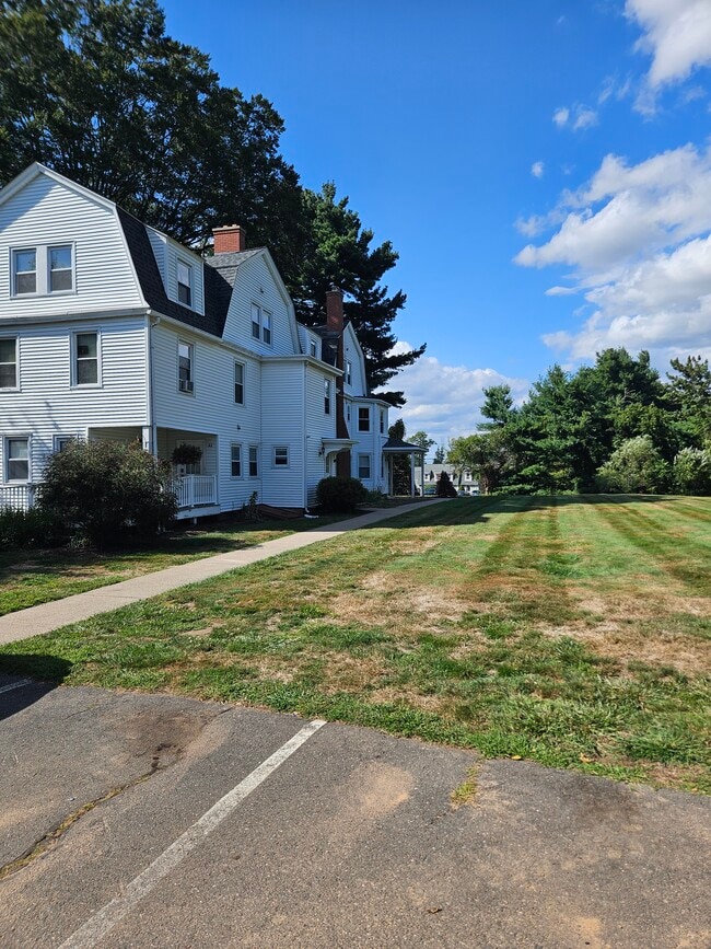 Building Photo - 388 Hubbard St
