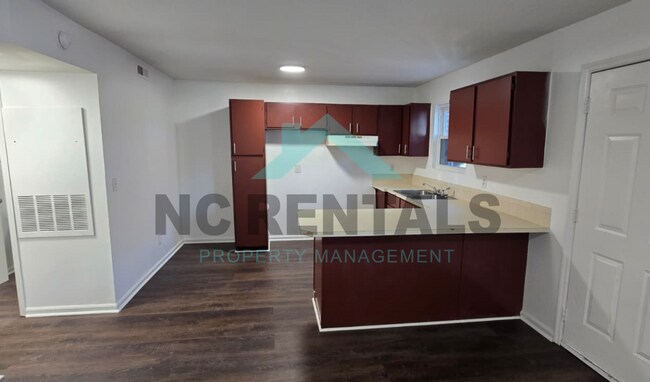 Building Photo - 2559 Green Oaks Ct SE