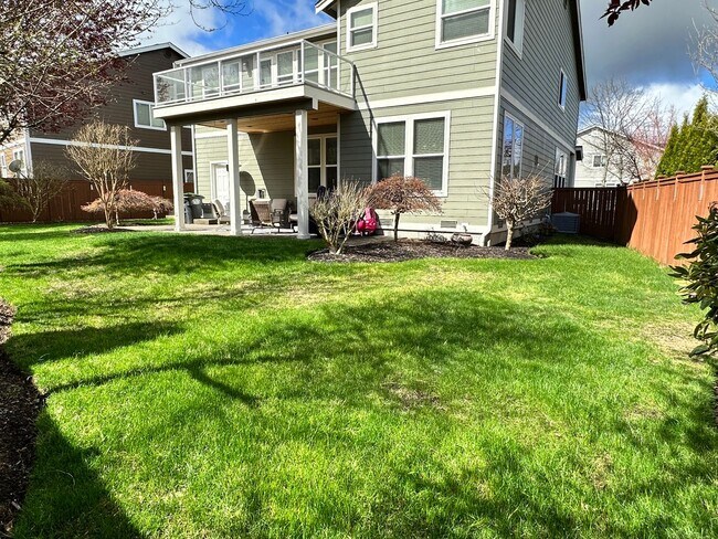 Building Photo - 7731 McKinley Loop NE