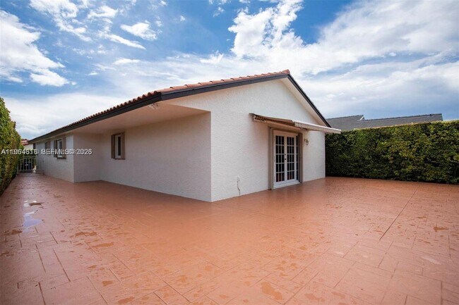 Building Photo - 6811 SW 105th Ct