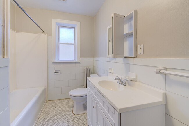 Building Photo - 7125 Tulane Ave