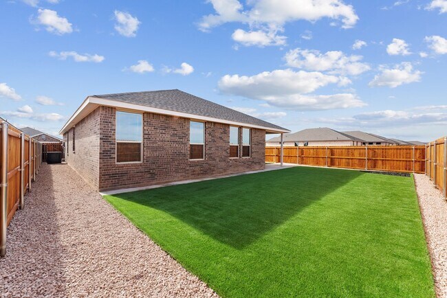 Building Photo - 2101 Fortune Dr