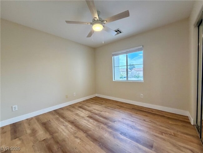 Building Photo - 10977 African Sunset St