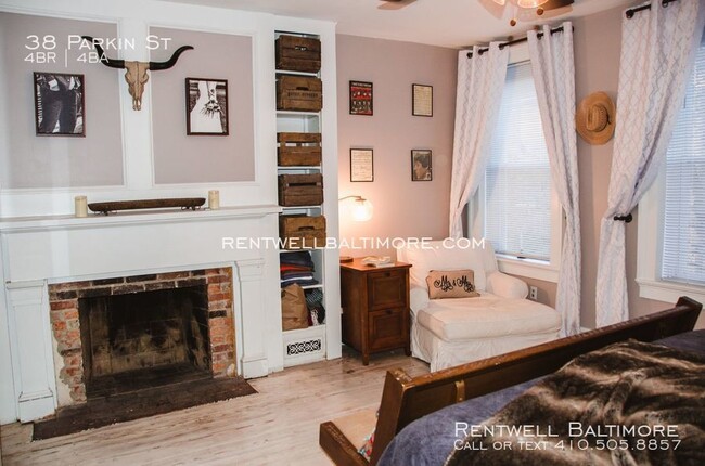 Building Photo - 38 Parkin St