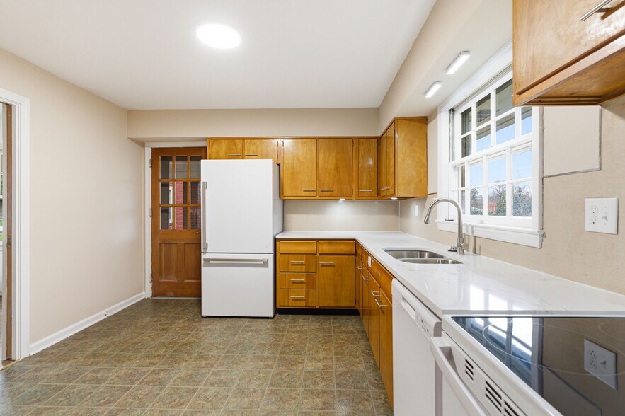 Building Photo - 925 Ashland Ave