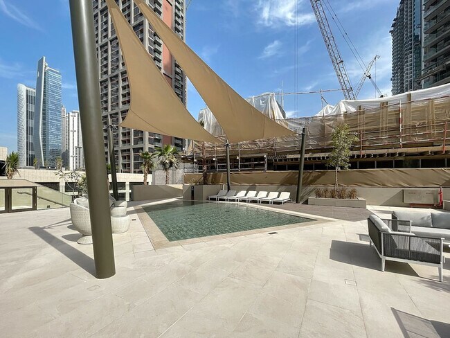 Building Photo - 576 Business Park Dr