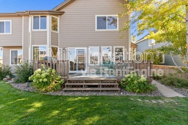 Building Photo - 829 W Sparrow Hawk Dr