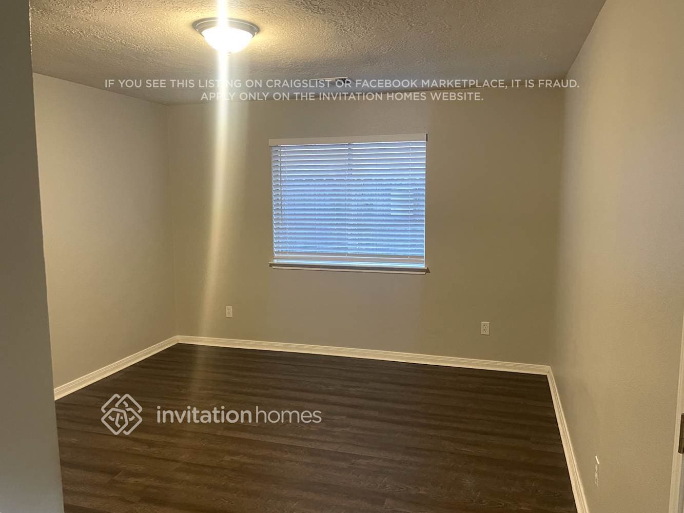 Building Photo - 1350 Shrub Oak Dr