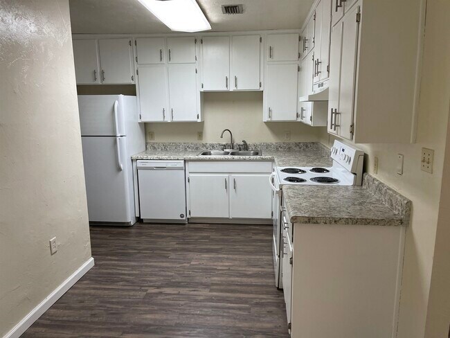 Building Photo - 2622 Old Bainbridge Rd