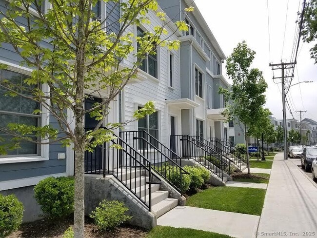 Building Photo - 64 Merrell Ave