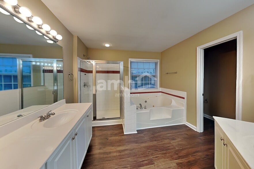Building Photo - 2813 Savannah Walk Cv