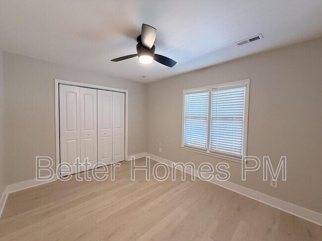 Building Photo - 104 Stowe Pl