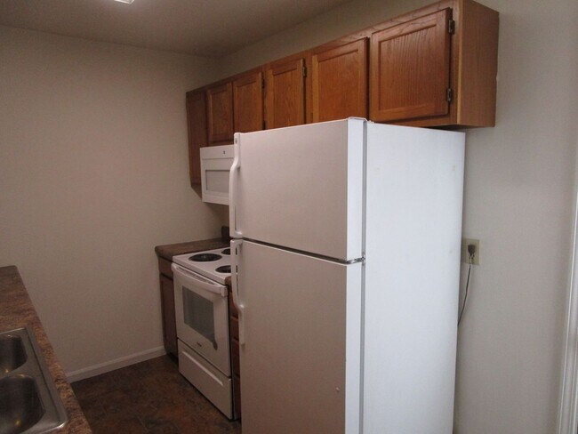 Building Photo - 3519-3521 Prescott Dr.