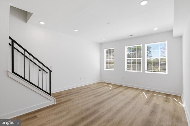 Building Photo - 2532 N 11th St