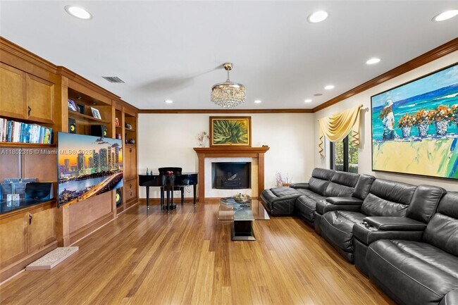 Building Photo - 655 Hibiscus Dr
