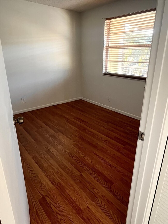 Building Photo - 2423 NW 89th Dr