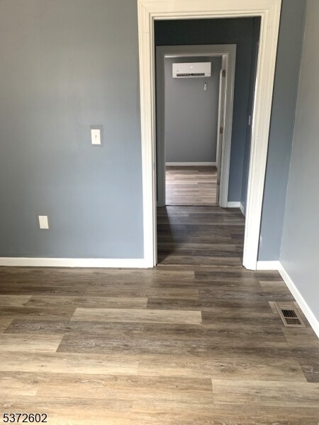 Building Photo - 700 Louis Ave
