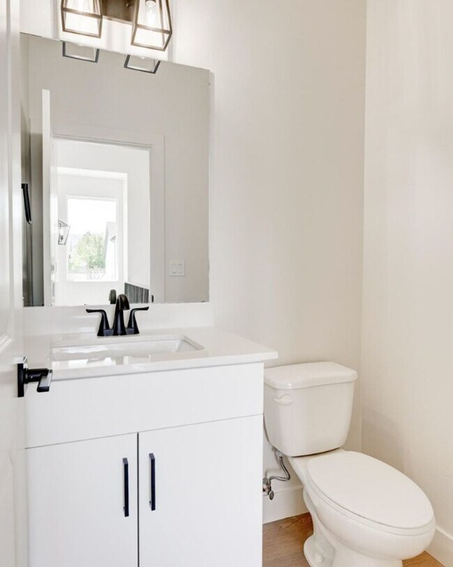 Building Photo - 714 S Liberty Cove Dr