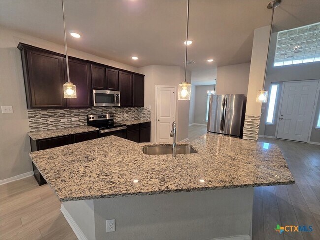 Building Photo - 10001 Kensley Rose Dr