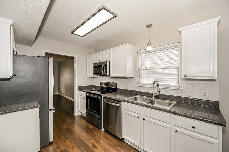 Building Photo - 1120 Sima Shabat Ct