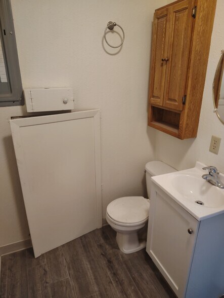 Building Photo - 2616 19th Ave W