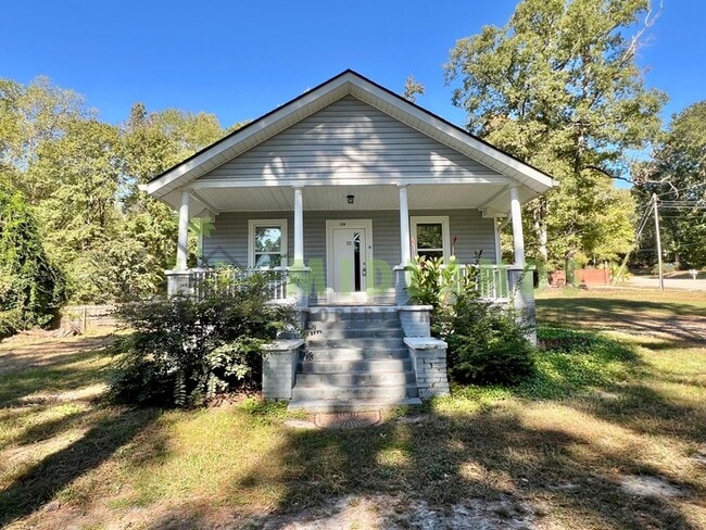 Building Photo - 320 Corley St