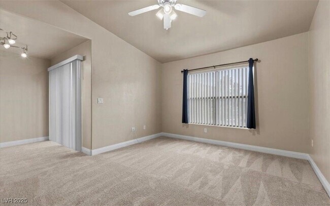 Building Photo - 8000 W Badura Ave
