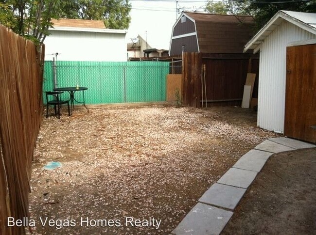 Building Photo - 2 br, 1 bath House - 409 N 9th St