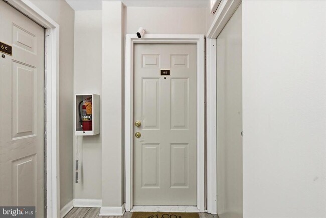 Building Photo - 3217 Wisconsin Ave NW