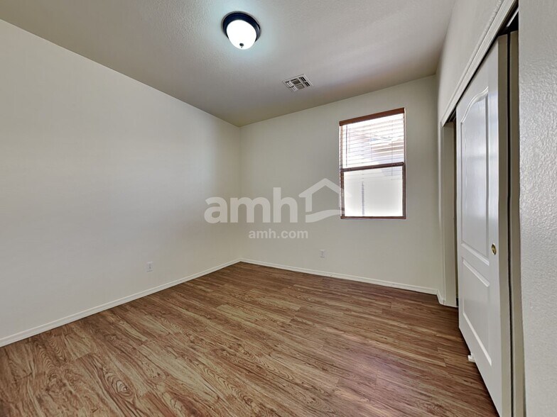 Building Photo - 12363 W Jackson St