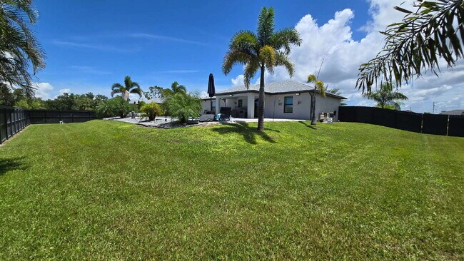 Building Photo - 4020 NW 41st Pl