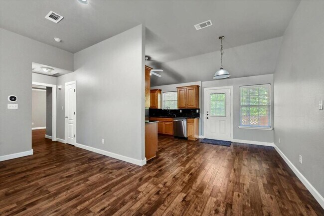 Building Photo - 187 Square Dance Rd