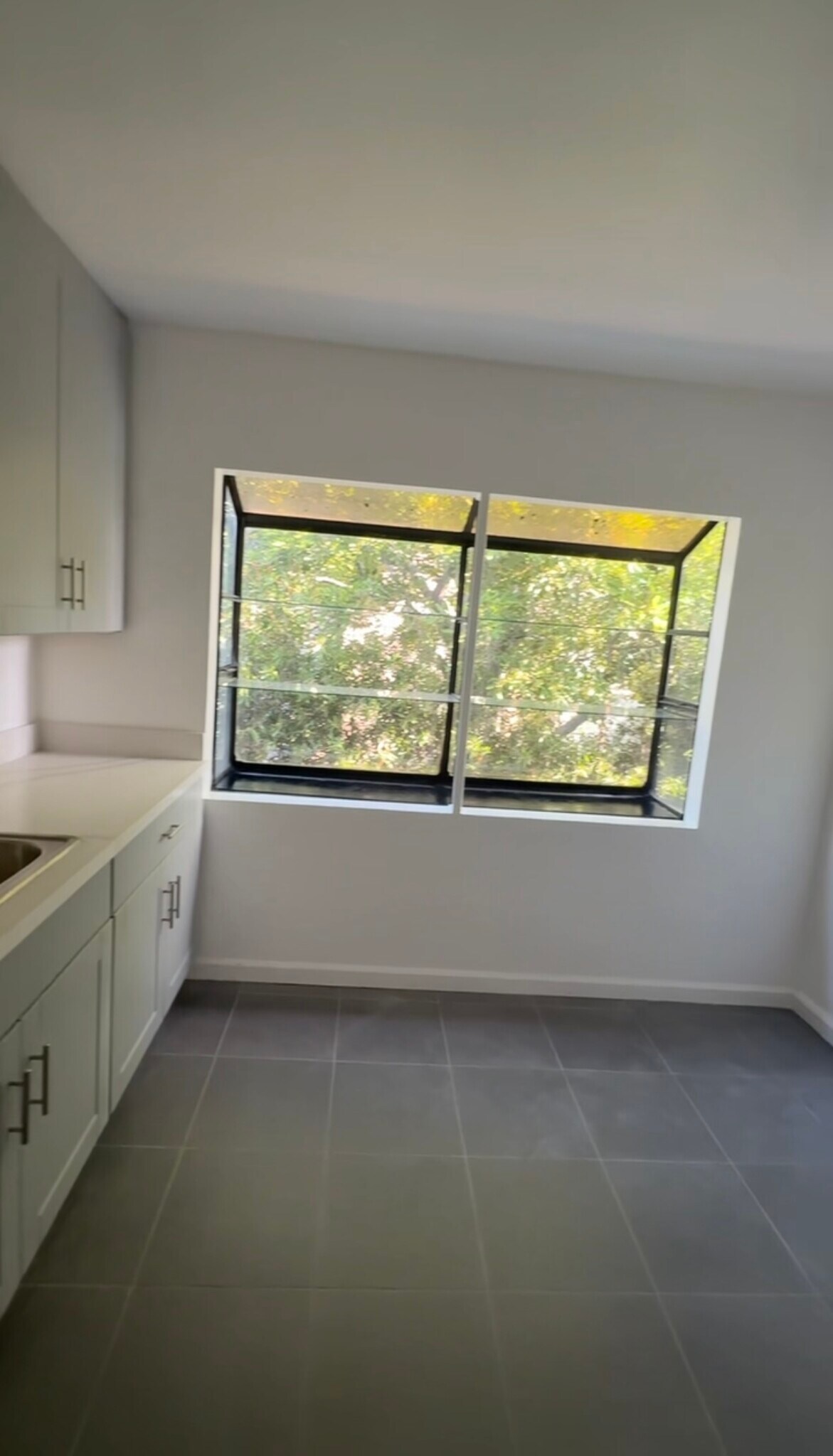 Kitchen - 636 W Queen St