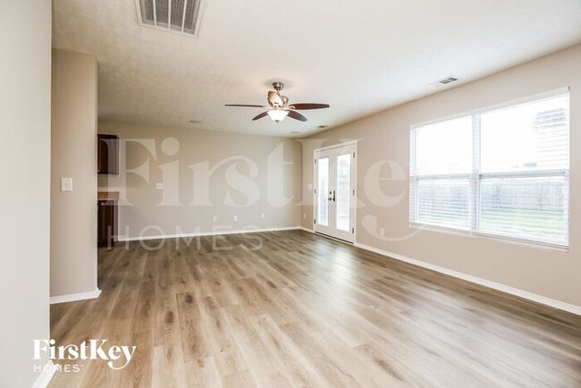 Building Photo - 2875 Creekbend Dr