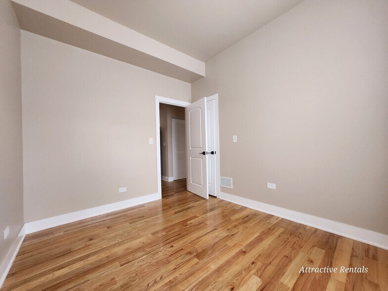 Building Photo - 6341 S Elizabeth St