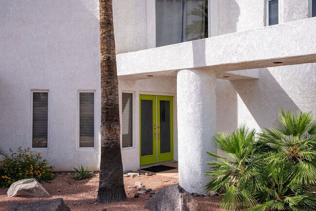 Building Photo - 2320 Snead Dr