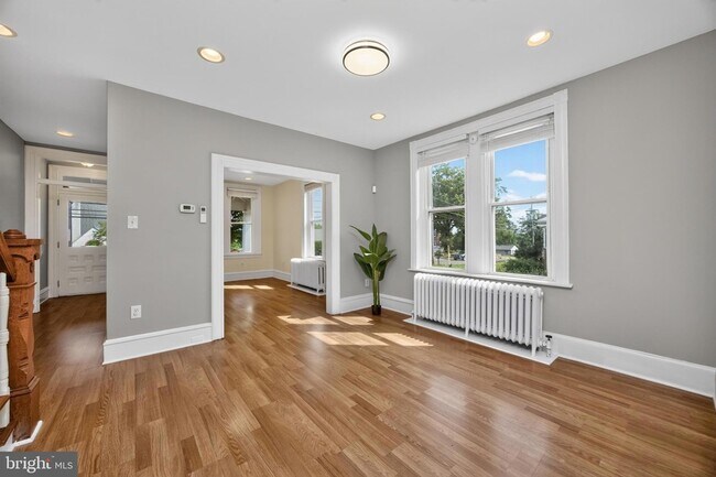 Building Photo - 855 N Pleasantview Rd