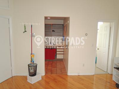 Building Photo - 1 bedroom in Boston MA 02118