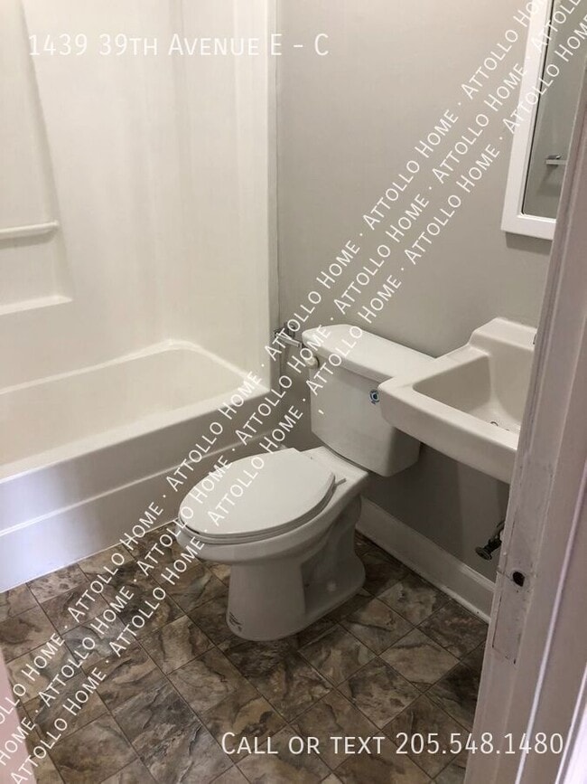 Building Photo - 1439 39th Ave E