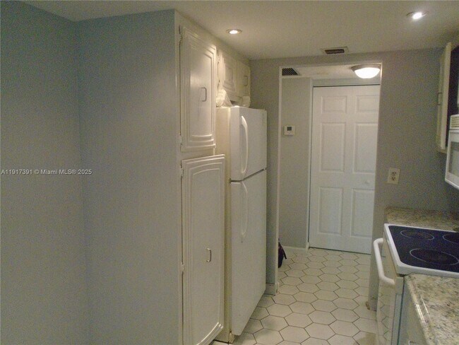 Building Photo - 7051 Environ Blvd