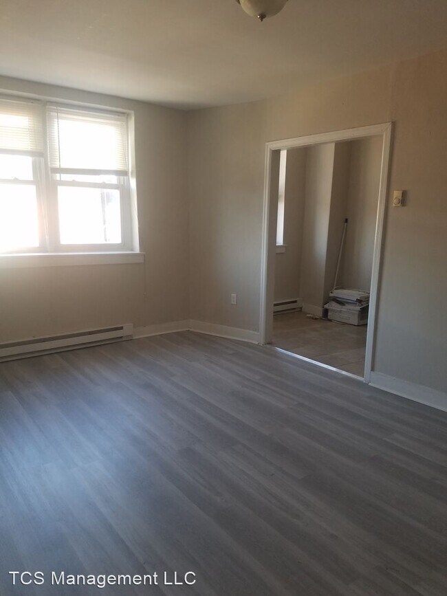 Building Photo - 453 N 50th St