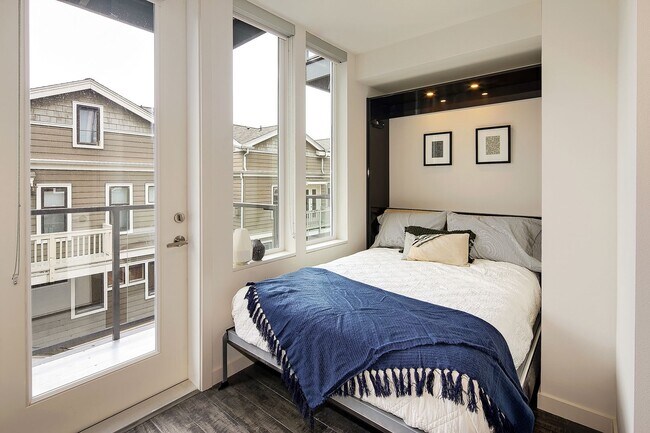 Interior Photo - 741 Harvard Apartments