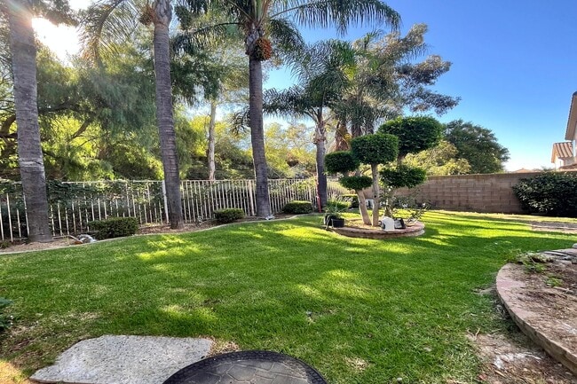 Building Photo - 1453 Rancho Hills Dr