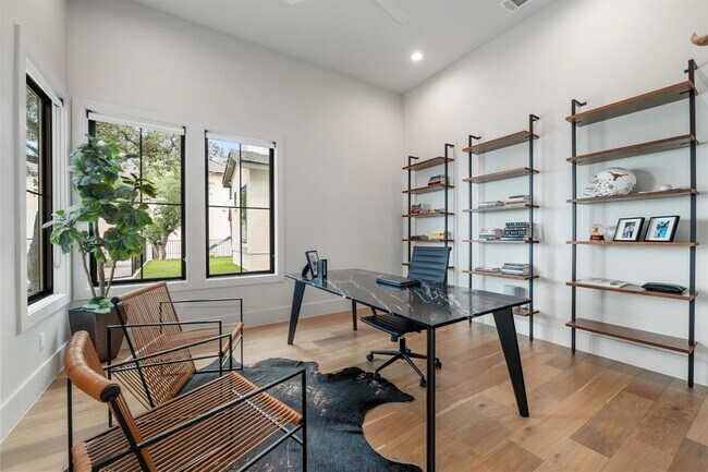 Building Photo - 703 Serene Estates Dr