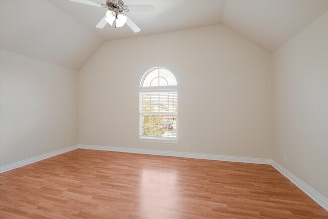 Building Photo - 11314 Begonia rock