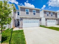 Building Photo - 1047 Daisy Ln
