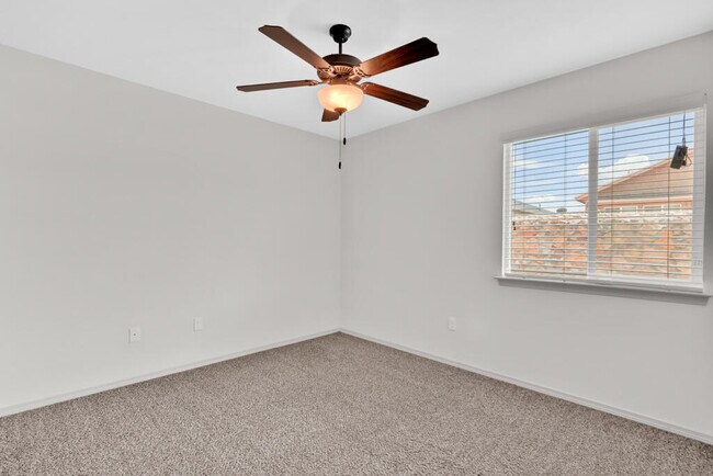 Building Photo - 14900 Tim Hardaway