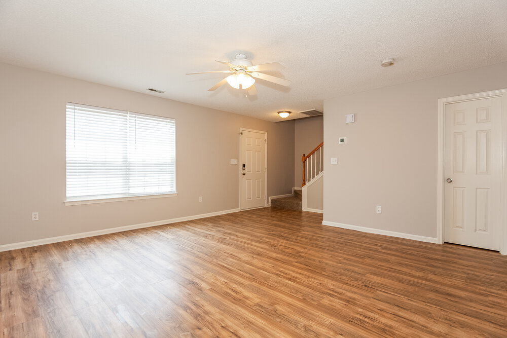 Building Photo - 715 Almora Dr