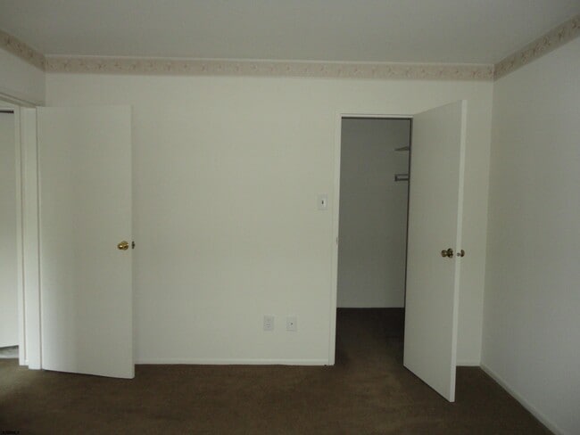 Building Photo - 2461 Arbor Ct