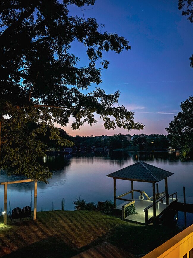 Building Photo - 16920 Landover Rd